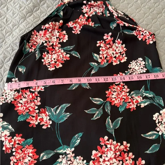 MIX BY 41 HAWTHORN
Millee Pleated Halter Blouse - Picture 6 of 7